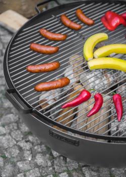 Preview: Grillrost mit 4 Griffen aus Rohstahl für Feuerschale | 70 cm