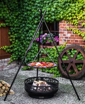Preview: Schwenkgrill „TIPI“ 210 cm - Grillrost aus Edelstahl oder Rohlstahl 50 - 80cm